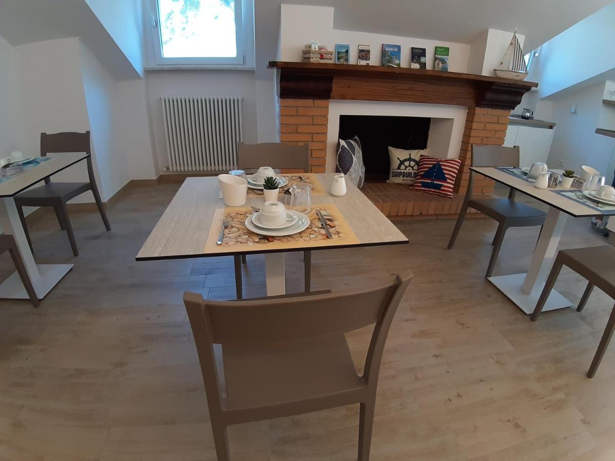 Villa De Ruschi Montacuto Eksteriør billede