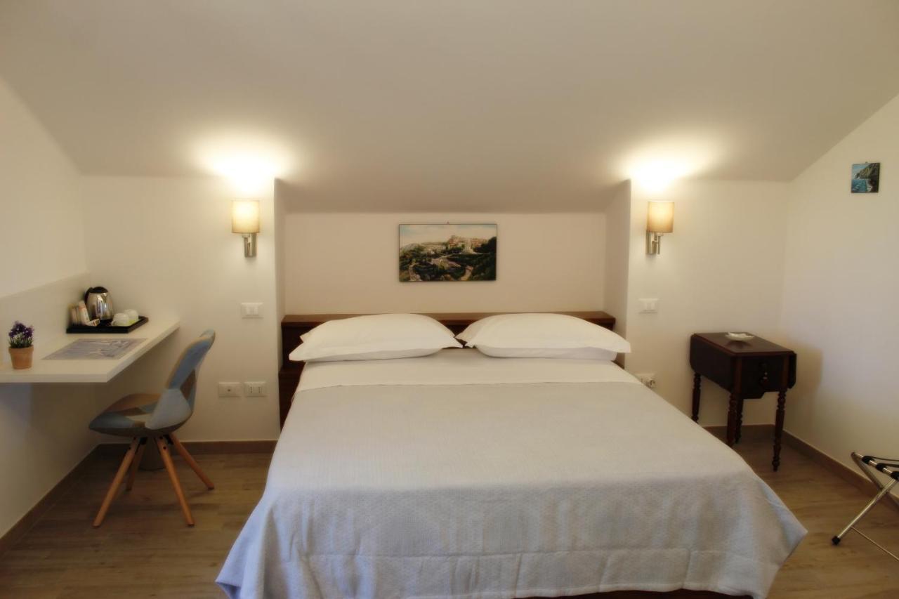 Villa De Ruschi Montacuto Eksteriør billede