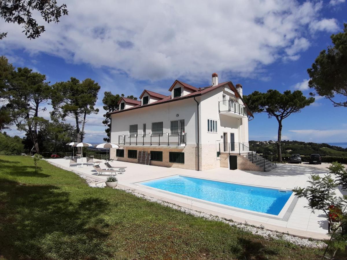 Villa De Ruschi Montacuto Eksteriør billede